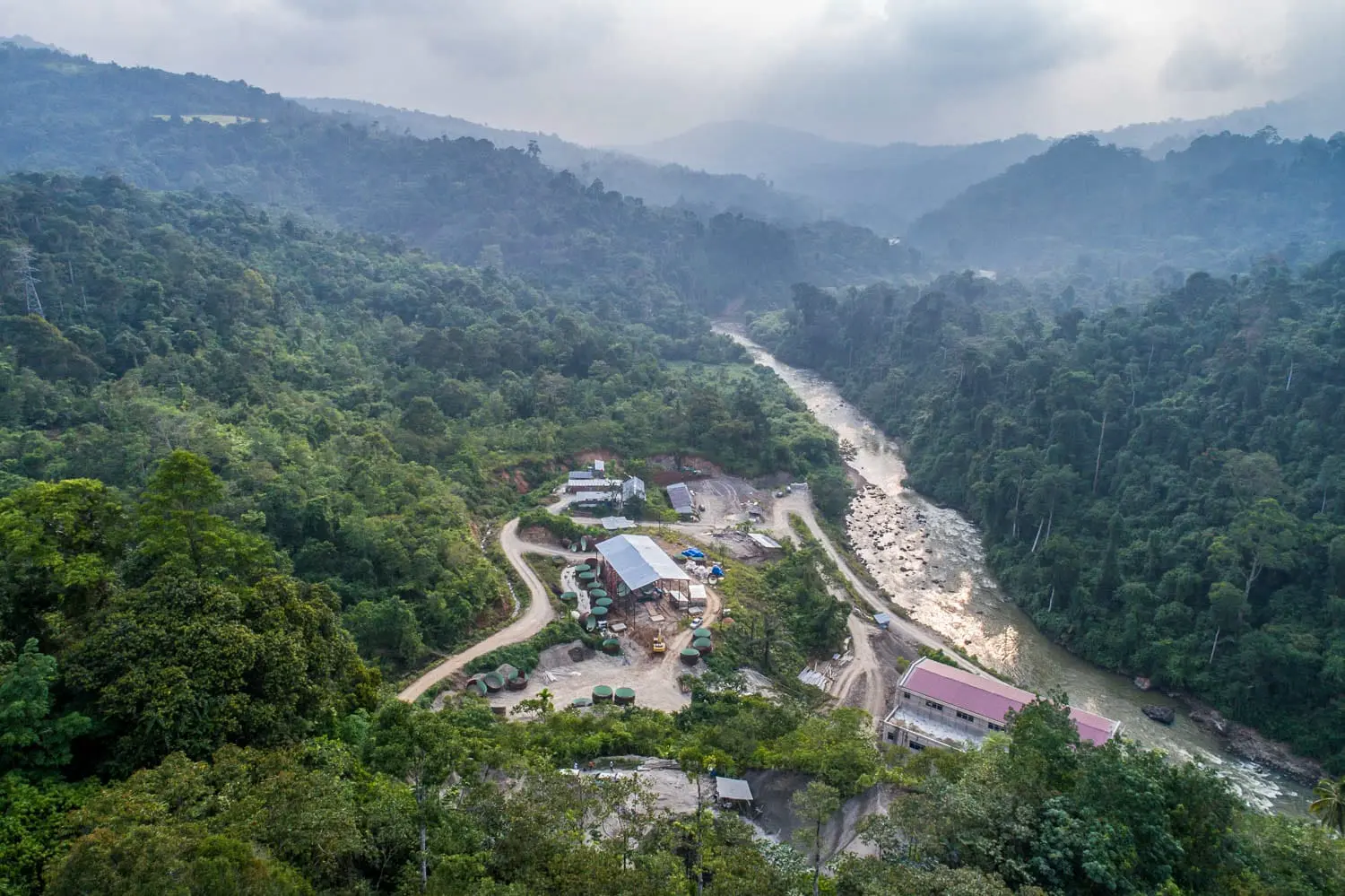 Ilustrasi pembangkit listrik tenaga surya PLTS Tobelo proyek KEEN dan PLN