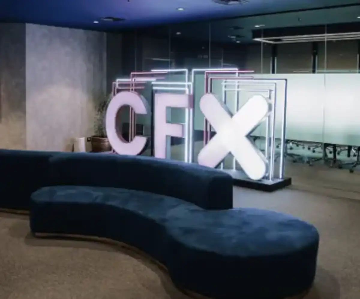 COIN menurunkan biaya transaksi bursa kripto CFX