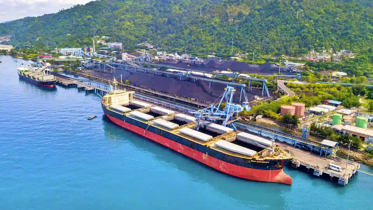 Kawasan proyek hilirisasi bauksit alumina aluminium Mempawah Kalimantan Barat MIND ID