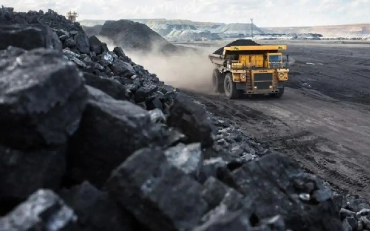 Harga batu bara global melemah setelah sentimen geopolitik Timur Tengah mereda