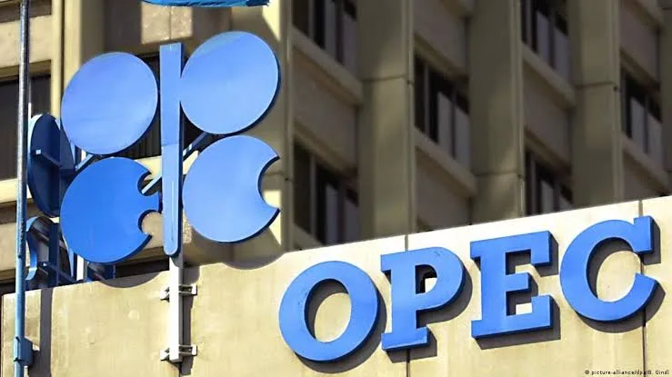 Ilustrasi keputusan OPEC+ menahan peningkatan produksi minyak pada Oktober 2026 di tengah konflik di Selat Hormuz
